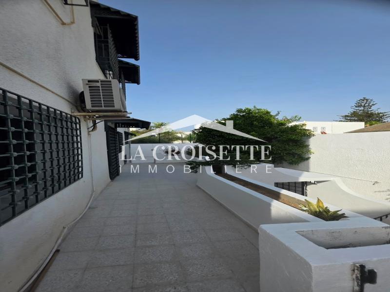 Villa S+4 avec jardin à La Marsa